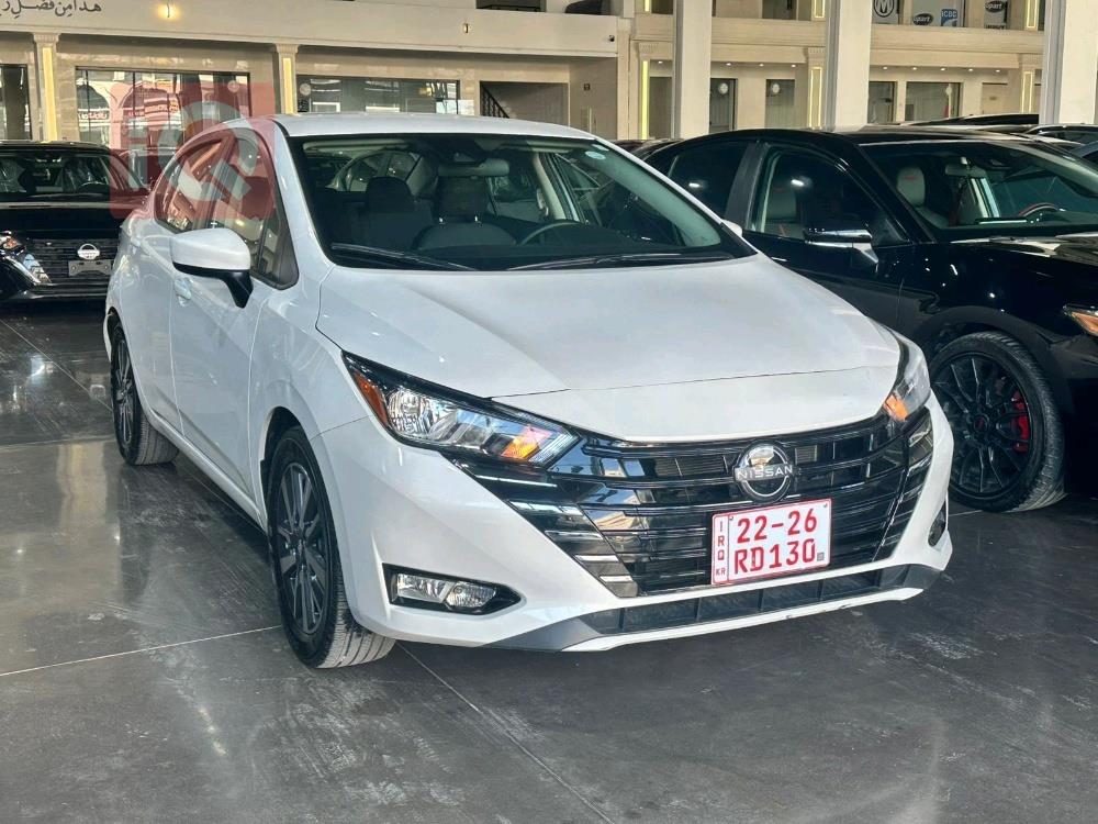 نيسان فيرسا